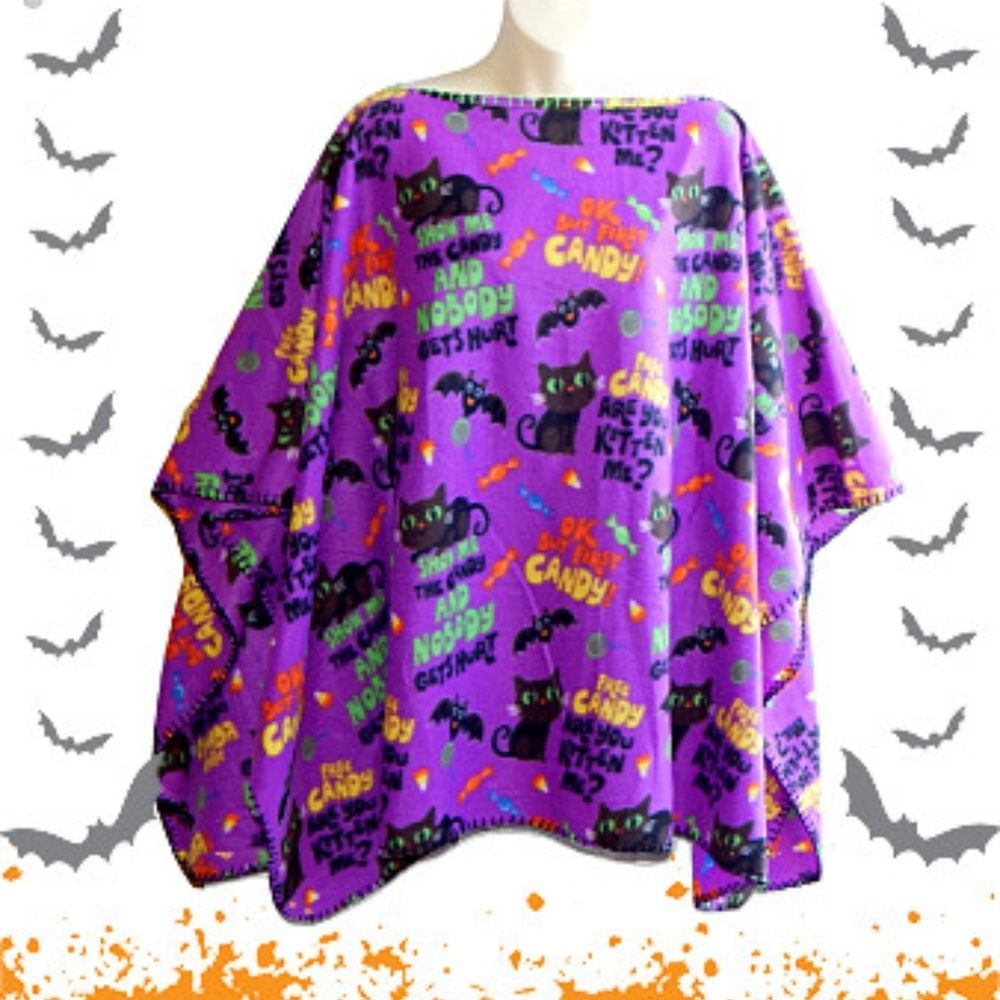 GROOVY GLAM Halloween Fleece Poncho Graphic Print on Purple